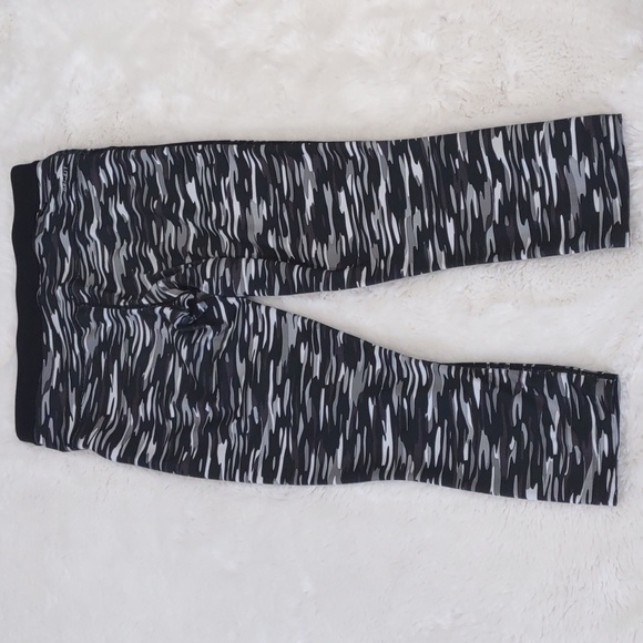 NIKE DRI-FIT RUNNING PANTS. - Picture 9 of 12